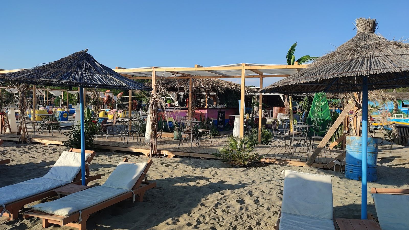 Mogli Vlore - Beach Bar & Restaurant 6